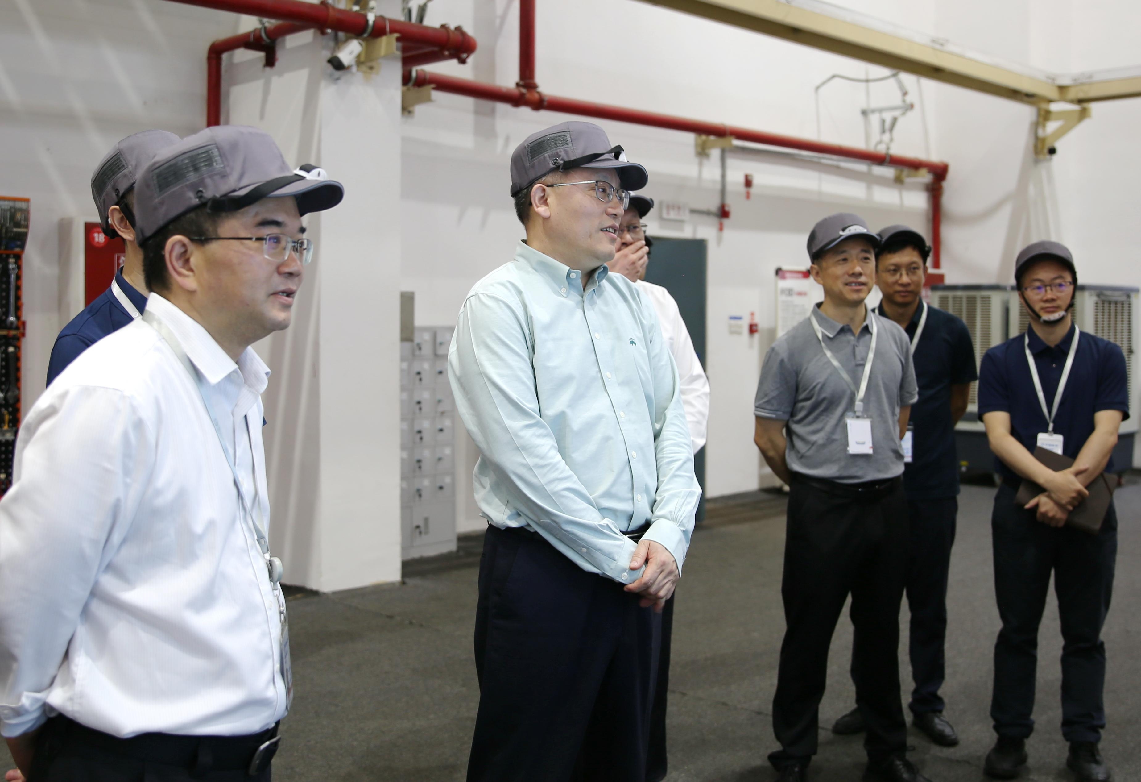 中国航发党组领导到相关直属单位调研并进行现场办公